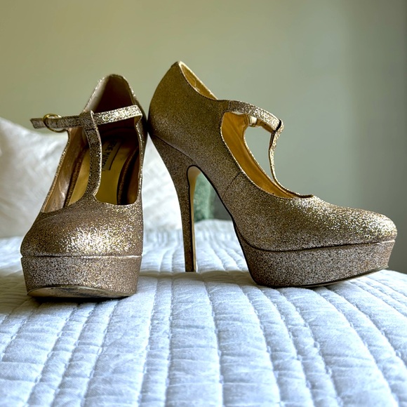 Steve Madden gold platform heels - Picture 3 of 3
